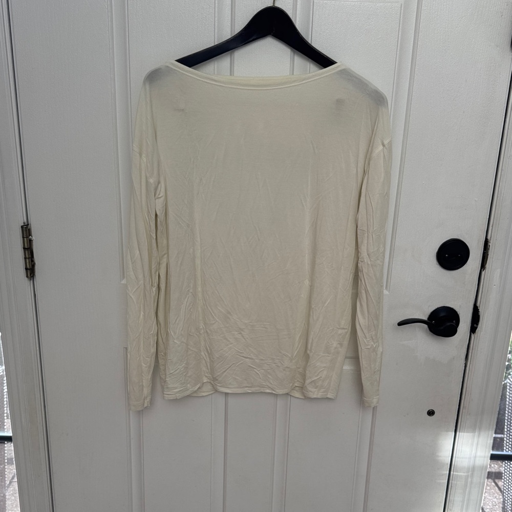 Lululemon Athletica Off-White Long Sleeve yoga Top